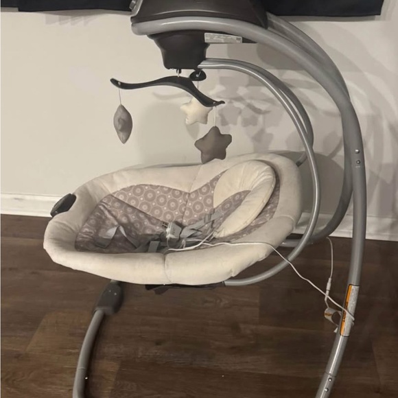 Graco Simple Sway Swing Rocker - Picture 2 of 2